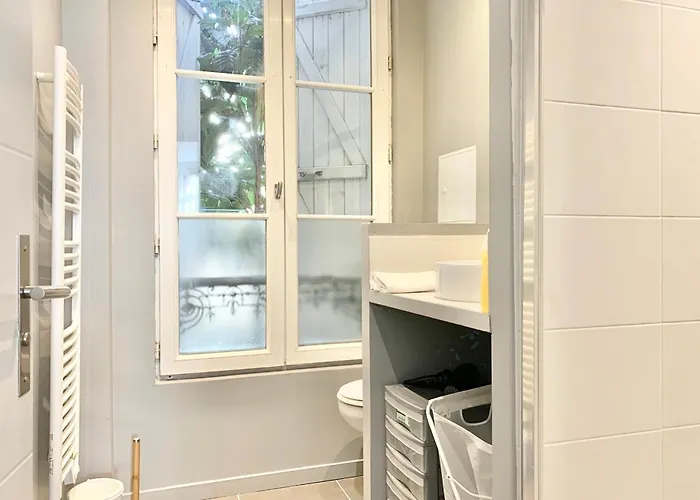 Large Quiet&luminous Near Gem&station #g4 *